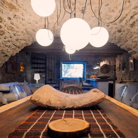 Richea Hideaway, Stone & Hidden Beaches * Kouloureika